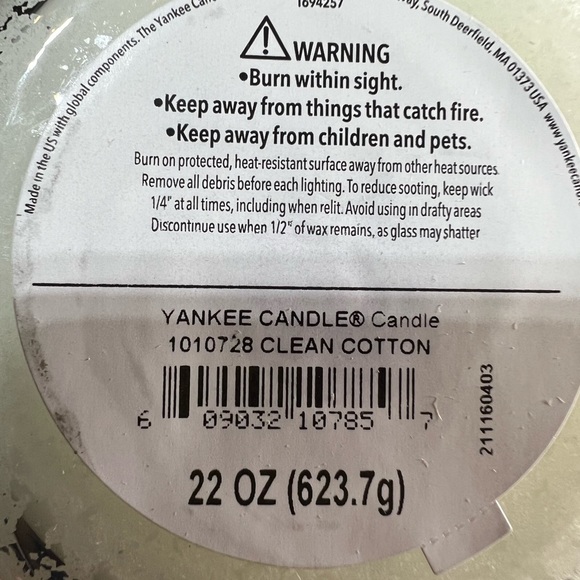 Brand new in a box Yankee candle LARGE jar clean cotton - Picture 5 of 8